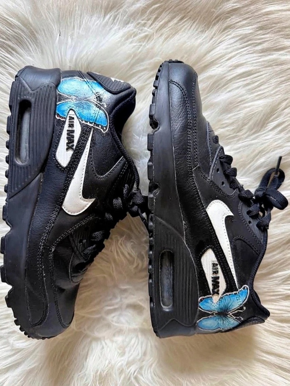 Nike Air Max 90 Sneakers
